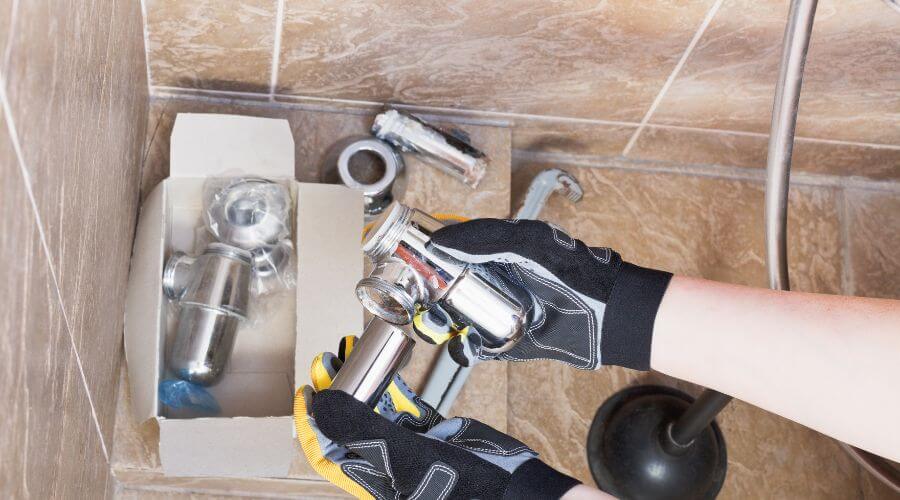 Expert Emergency Roof Repairs services in Fordville, ND